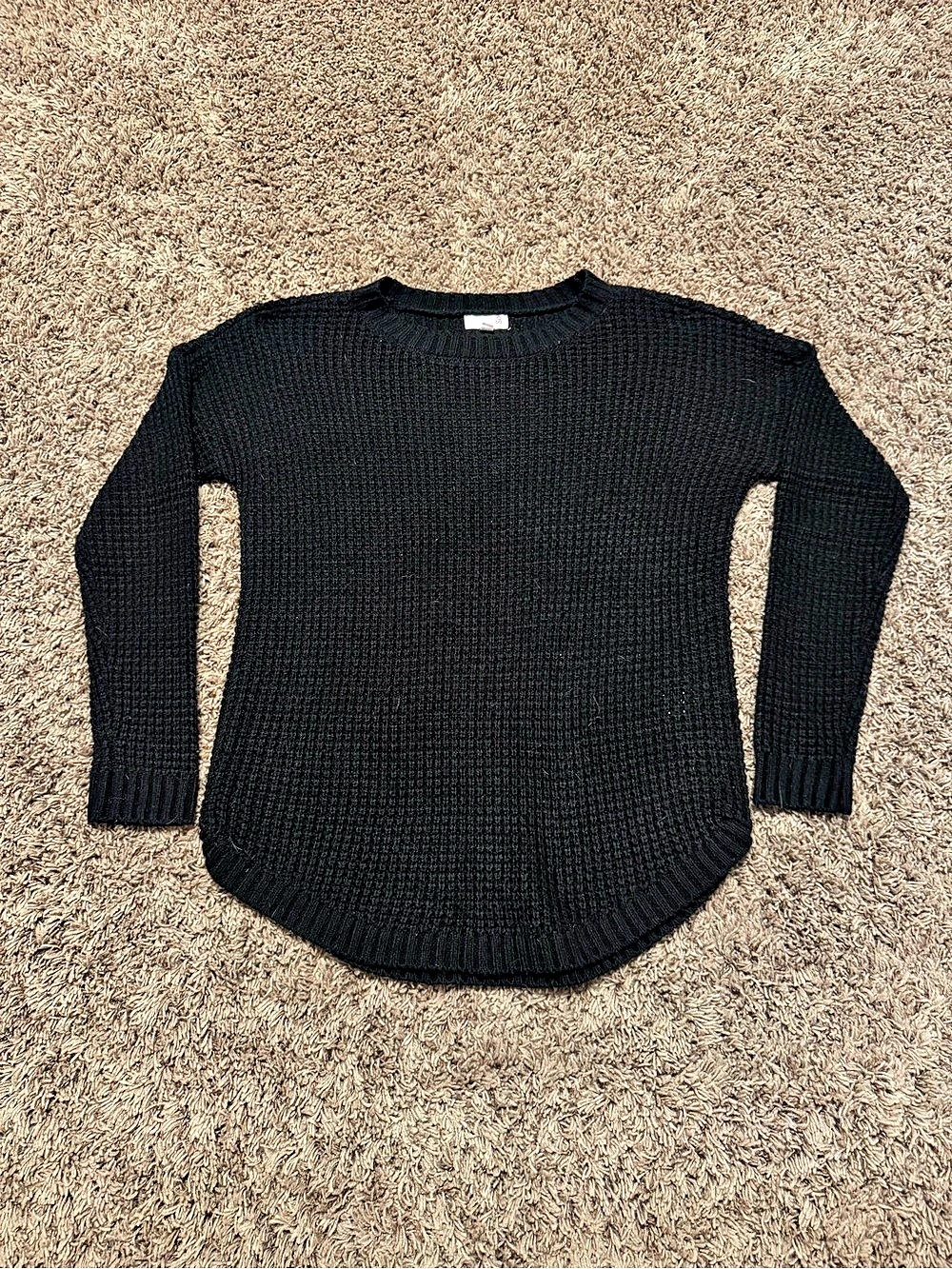SO Crewneck Knit Sweater in Black Size Medium
